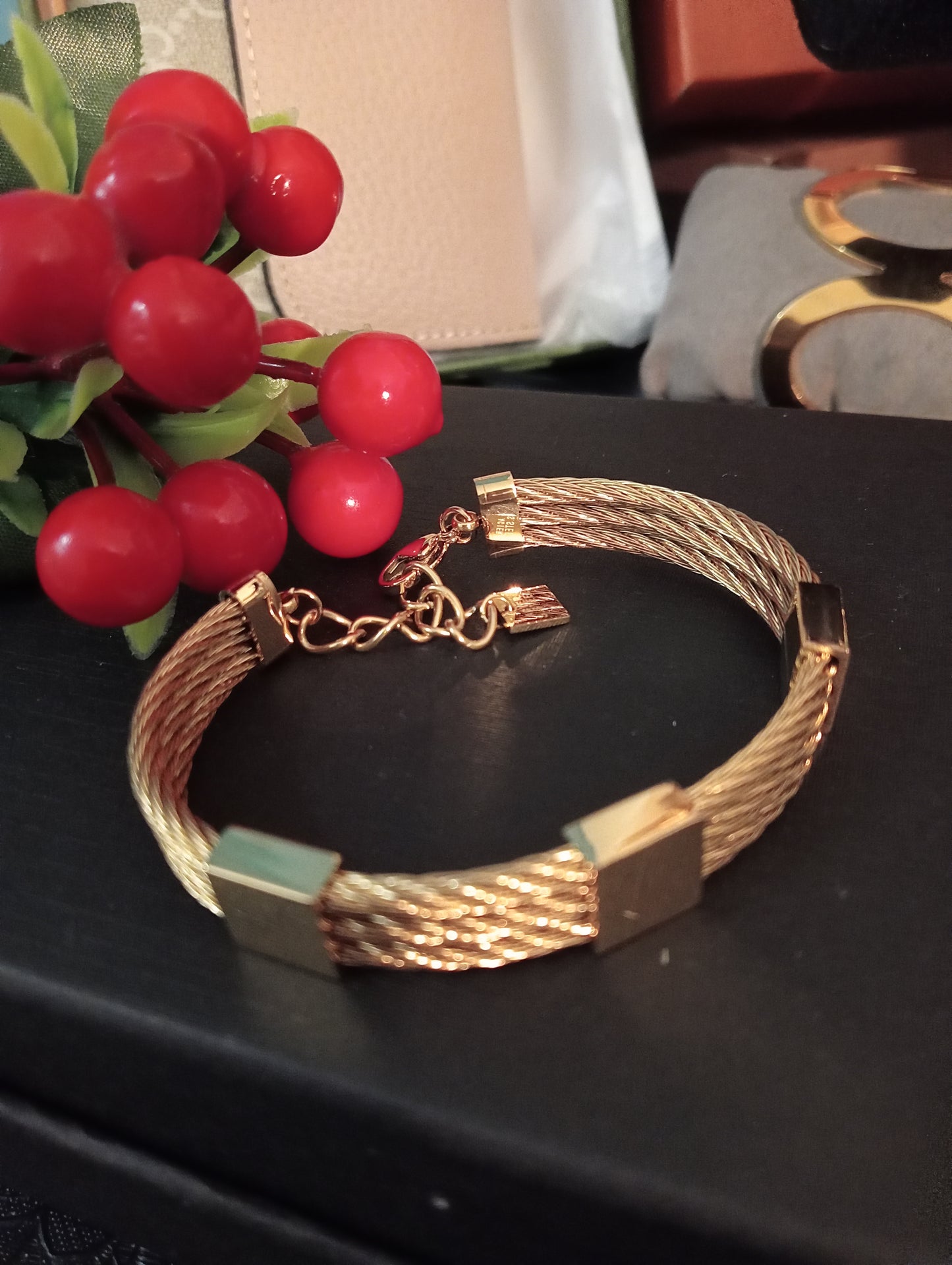Bracelet New