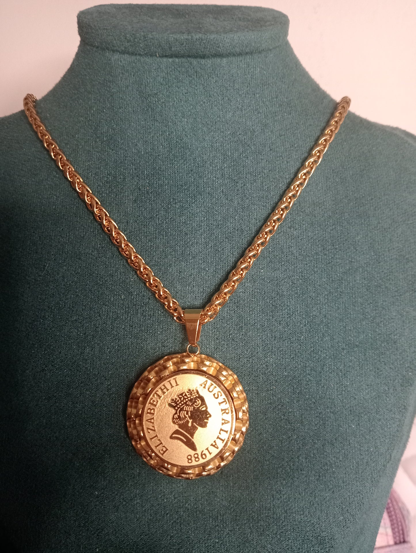 Collier reine 3d