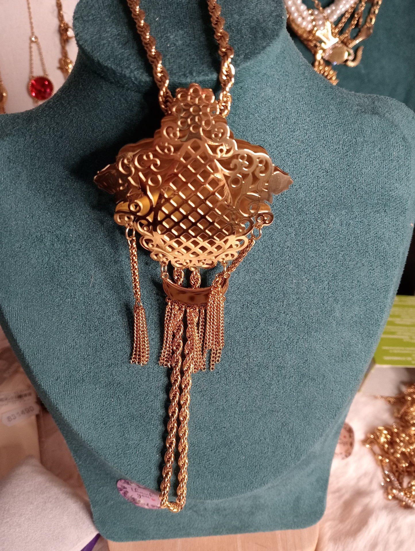 Collier كرفاش