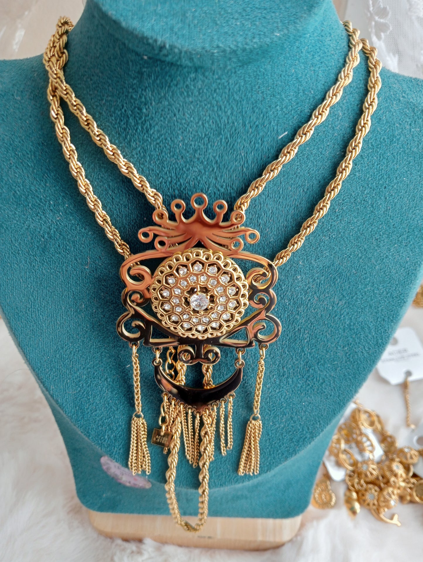 Collier كرفاش